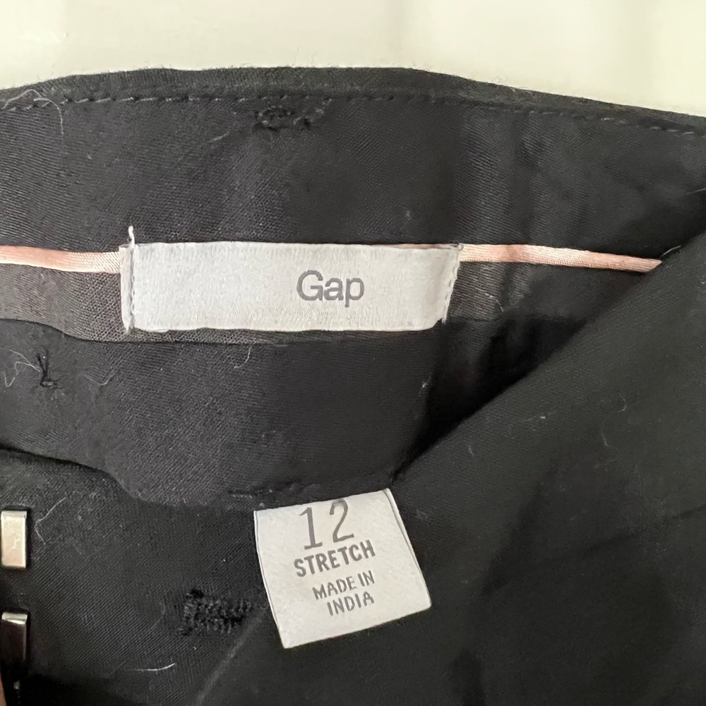 Gap size 12 skirt
